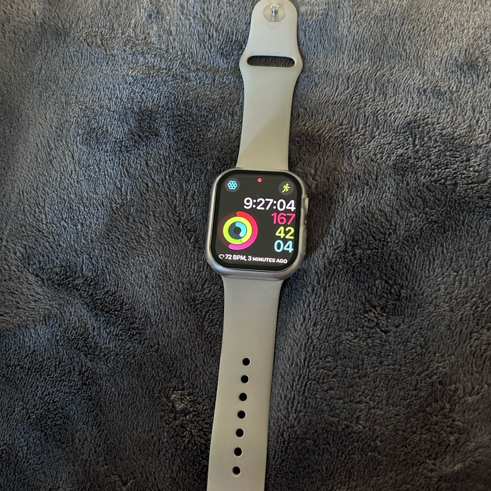 Apple Watch Series 8 GPS + Cellular Aluminum 45mm - Picture 1 of 6